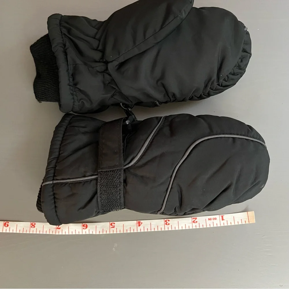SUMMER SALE: Toddlers Mittens Black Quilted